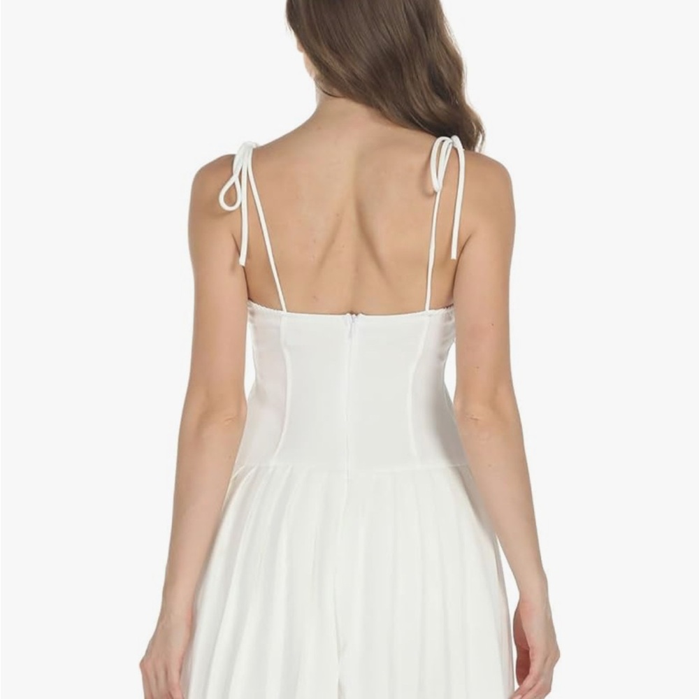 Elegant White Spaghetti Strap Dress - Picture 2 of 4